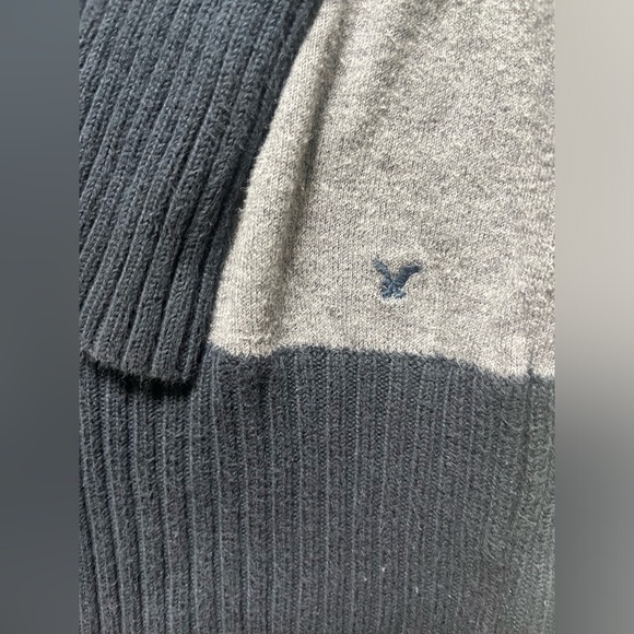 Women’s medium American Eagle gray and navy blue striped long sweater - Picture 3 of 4